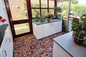 Side Conservatory- click for photo gallery
